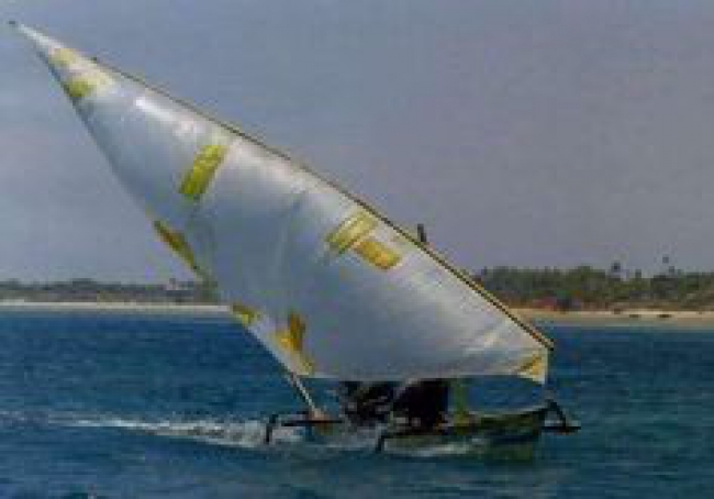 NAUFRÁGIO DE INHASSORO: RESGATADOS 3 DOS SETE PESCADORES