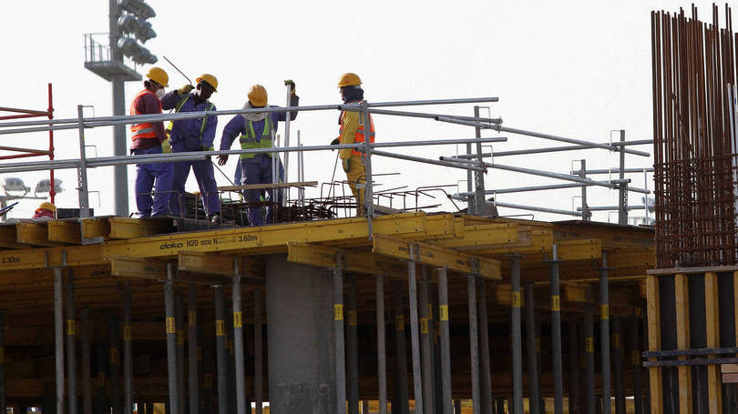 Catar: a condições dos trabalhadores que constroem os estádios do Mundial 2022 do Catar foram denunciadas como péssimas por várias organizações de direitos humanos