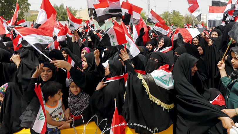 Iraque: muitos carregavam bandeiras do Iraque e gritavam frases que chamavam os políticos do país de "ladrões"