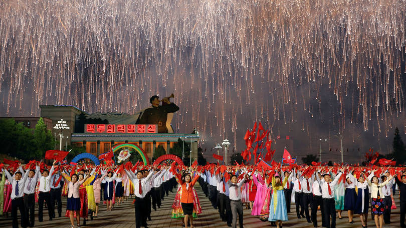 Coreia do Norte: o evento desta terça-feira teve um caráter civil, ainda que no desfile tenham sido apresentadas maquetes de mísseis