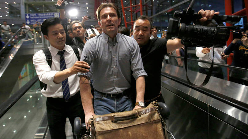 Jornalista: ele foi interrogado durante oito horas, por causa de uma reportagem que questionava a autenticidade das instalações de um hospital visitado por sua equipe