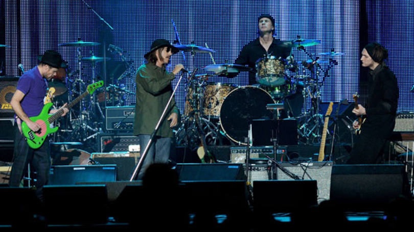 Os Red Hot Chili Peppers: banda lança nova música, Dark Necessities, para anunciar álbum inédito.