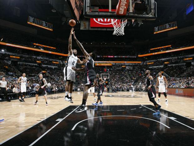 San Antonio segue embalado e venceu a franquia de Los Angeles por 108 a 97 na última terça-feira