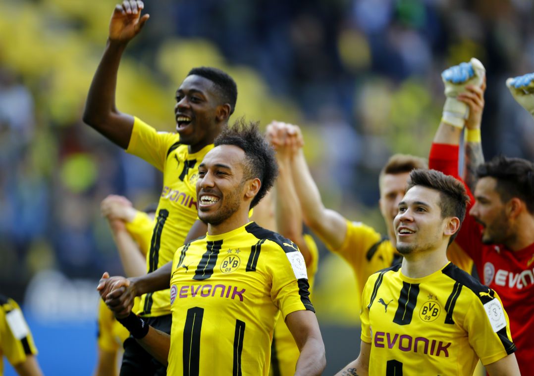 Borussia ultrapassa rival e assume terceira posição em jogo com decisões confusas do árbitro