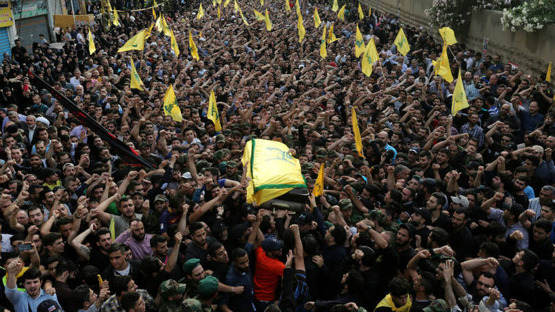 Líbano  No Líbano, membros do Hezbollah celebram Mustafa Badreddine, que foi morto na Síria durante embates do grupo contra o Estado Islâmico. 