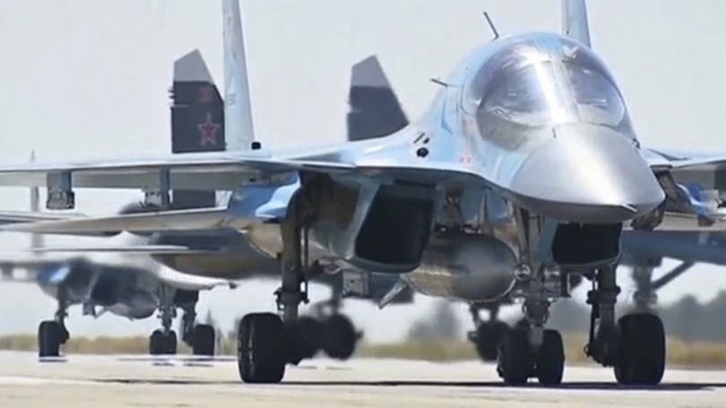 Ataques aéreos: de acordo com o porta-voz do Pentágono, Jeff Davis, o objetivo das operações russas e americanas não é o mesmo