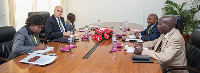 COMISSÃO CONJUNTA PARA PREPARAR REATAMENTO DO DIÁLOGO VOLTA A REUNIR-SE PRÓXIMA 2ª FEIRA