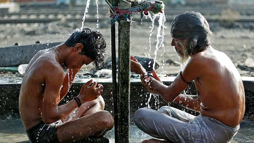 Índia  Os indianos viveram dias infernais na última semana, com o calor fustigante. No norte do país, a cidade de Phalodi, no estado do Rajistão, bateu recorde nacional de calor, registrando 51 graus celsius, a temperatura mais elevada desde que a medição começou a ser feita por lá.
