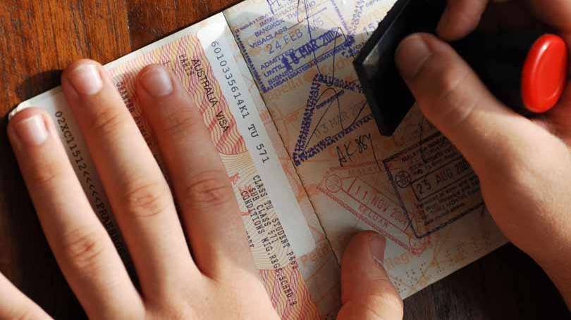 Bolívia: o policial morreu ao receber um tiro na cabeça quando tentava ajudar a proprietária de uma loja de roupas que os dois brasileiros pretendiam assaltar