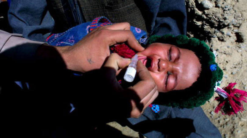 Vacina: nunca antes o mundo esteve tão perto de eliminar a poliomielite, que é transmitida através de comida ou água contaminada ingerida por crianças