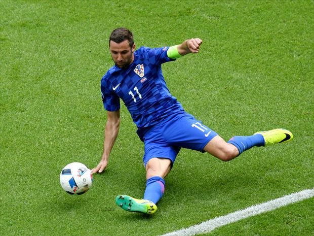 Srna sofreu perda do pai, mas já está de volta à França para continuar disputando a Euro 2016