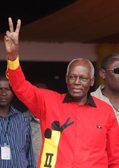 O Presidente José Eduardo dos Santos, que anunciou que deixa a vida política activa em 2018