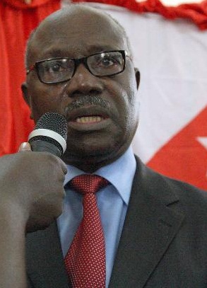 Para o membro efectivo do Bureau Político da FNLA João Castro