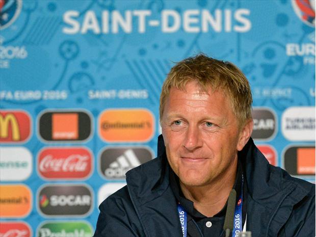Técnico ao lado de Lars Lagerback, Hallgrimsson assumirá o comando integral da seleção islandesa após o fim da Euro
