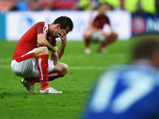 Lateral austríaco lamentou derrota, mas fez questão de parabenizar a Islândia pela classificação