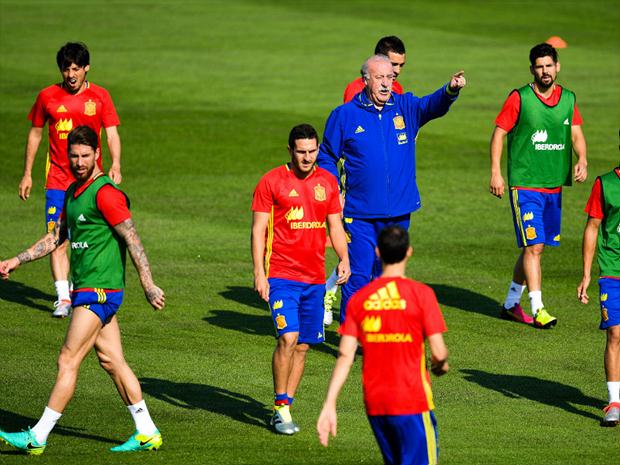 Quem vencer o duelo entre espanhóis e italianos enfrentará o ganhador do embate entre Alemanha e Eslováquia