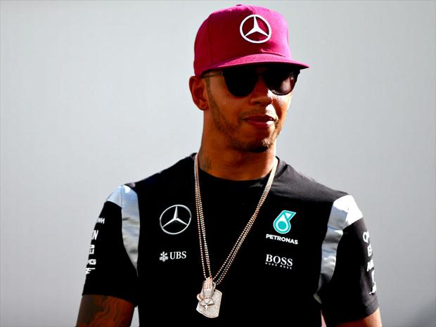 Piloto colocou sua Mercedes no topo da classificação no primeiro dia de atividades do Grande Prêmio da Europa 