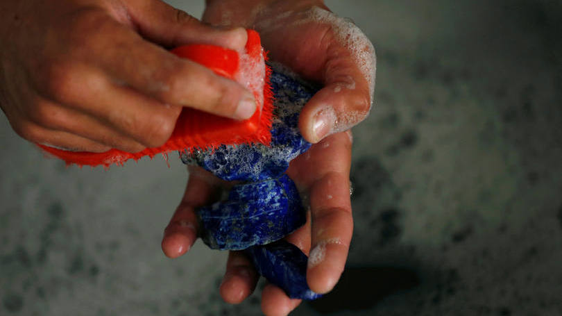 Lápis-lazuli: "A exploração mineradora é a segunda fonte de renda mais importante para os talibãs"