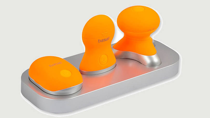 Para casais que gostam de relaxar Um presente que pode ser útil para os dois é esse conjunto de minimassageadores da Basall.