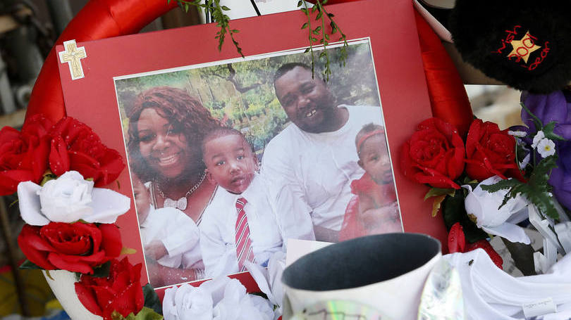 Alton Sterling: "Responder à violência com mais violência não é uma solução", afirmaram os familiares