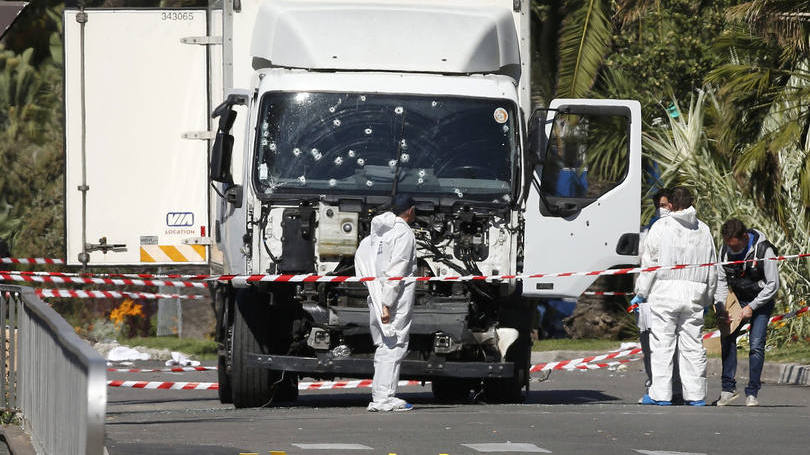 Ataque: atentado da noite de quinta-feira voltou a mergulhar o país na dor e no medo oitos meses depois de homens armados matarem 130 pessoas em Paris