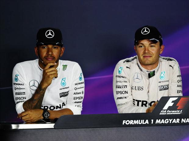 Companheiros de Mercedes, Hamilton e Rosberg brigam ponto a ponto pela liderança do campeonato