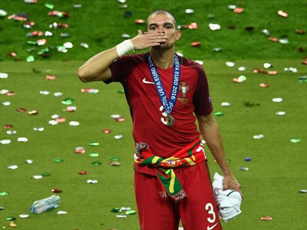 Pepe foi o melhor jogador da final da Euro
