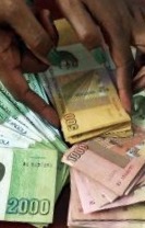 Nesta revisão, aprovada na generalidade pela Assembleia Nacional na segunda-feira, o limite da receita e da despesa para 2016 passa dos atuais 6,429 biliões de kwanzas (34,9 mil milhões de euros), para 6,959 biliões de kwanzas (37,8 mil milhões de euros)