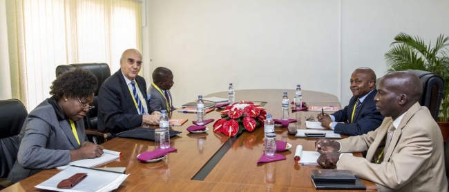 DIÁLOGO GOVERNO/ RENAMO: COMISSÃO MISTA VOLTA A REUNIR-SE HOJE