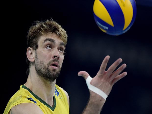 Lucão é uma das principais opções de ataque do time brasileiro e pode fazer falta