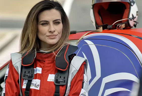 polo recebe flores de Tamara. Bruna acredita na explicação de Camila, que consegue acesso ao arquivo de Giovanni.