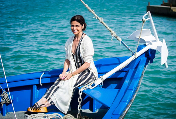 Elisa e Damasceno procuram por Filumina, nome verdadeiro de Geppina, no cemitério. O barco em que Alice está sofre uma pane