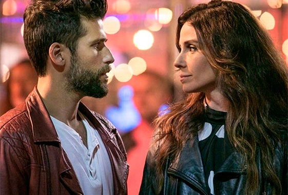 Sinhá orienta Carolina a como seduzir Mario. Vittorio agradece a ajuda de Lenita e Felipe tem uma crise de ciúmes. Chica apresenta Mario a Quirino.