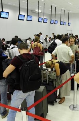 Na rota inversa, o voo parte de Lisboa às 23h10 e chega a Luanda às 07h25.