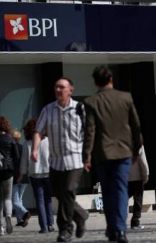 A referência aos dividendos retidos surge na carta que a administração do BPI enviou à Unitel, propondo a compra de 2% (por 14 milhões de euros) do BFA.