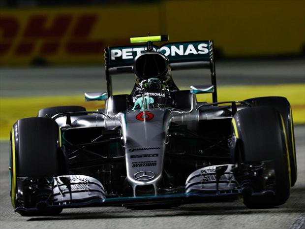 Com a vitória em Singapura, Rosberg abriu 11 pontos à frente do britânico Lewis Hamilton no Mundial da F1