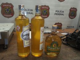 Brasileiro com passagem para Cabo Verde preso com 3,8 kg de cocaína líquida