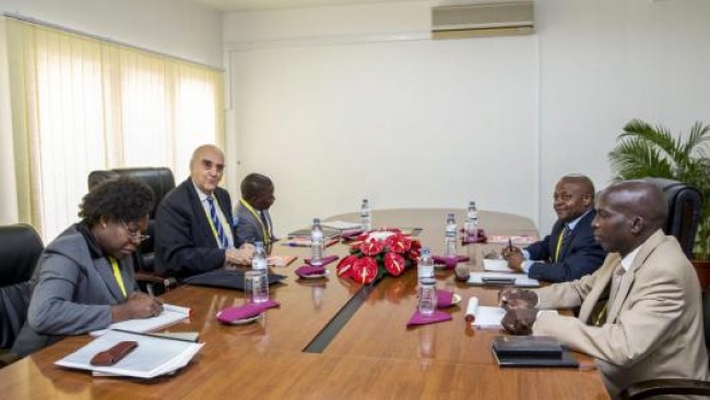 Os mediadores da Comissão Mista do diálogo político reuniram-se, nesta quarta-feira, com a delegação do Presidente da República.