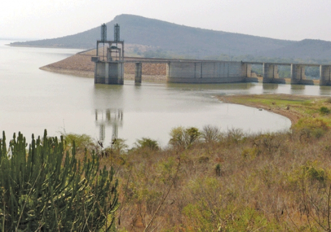 PEQUENOS LIBOMBOS E CORUMA: RESERVAS DE ÁGUA EM NÍVEIS CRÍTICOS