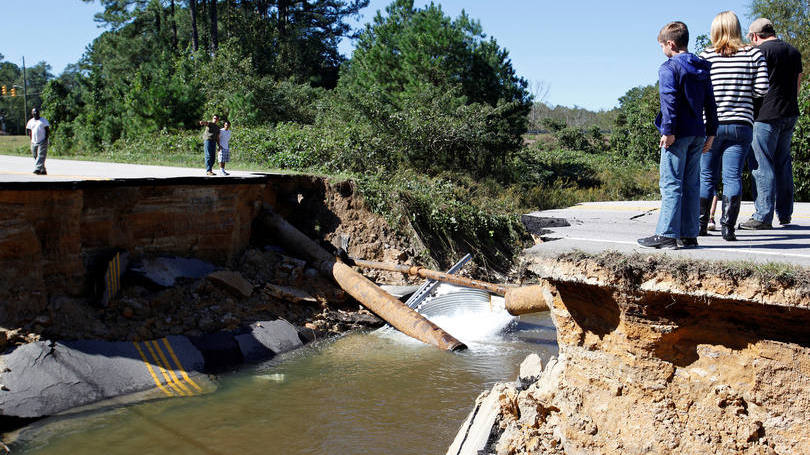 Destruição: pelo menos 500 mil clientes não contam com serviço elétrico no momento