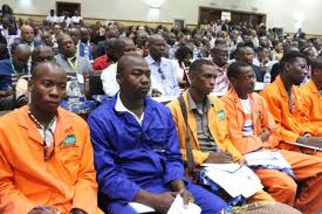 O país absorveu no primeiro trimestre deste ano oitenta e cinco mil pessoas em novos empregos.