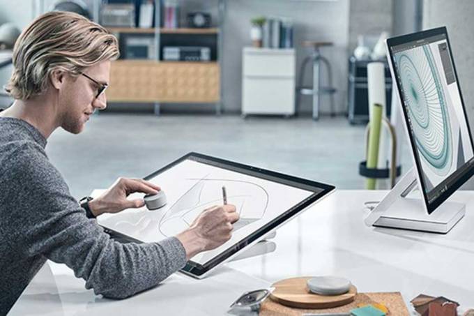 O novo Surface Studio: com seu primeiro computador de mesa, a empresa parece ter passado a perna na Apple