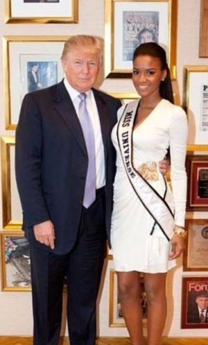 Actualmente Leila é casada com o jogador de futebol americano Osi Umenyiora.