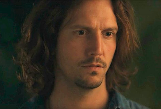 Gui deixa a prisão e enfrenta um grande número de repórteres - Rock Story/Tv Globo