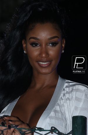 Apesar da pouca aderência do público, a anfitriã do evento, Bernice Burgos, marcou presença na noite, esbanjando glamour, simpatia