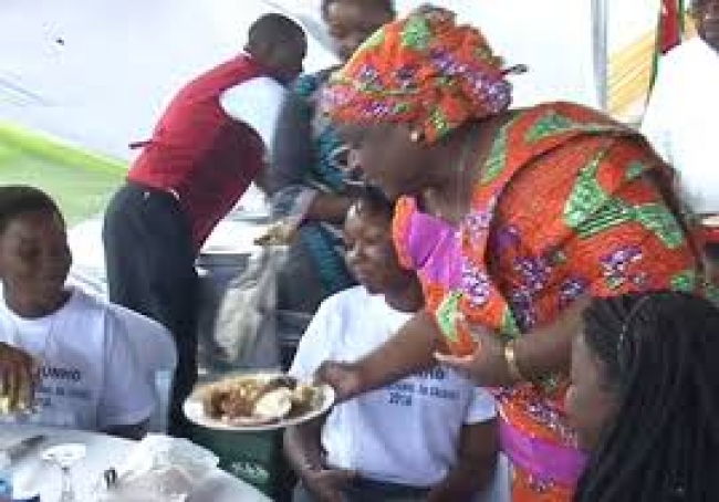 ISAURA NYUSI: CRIANÇAS MOÇAMBICANAS DEVEM CRESCER NUM AMBIENTE FAMILIAR SAUDÁVEL