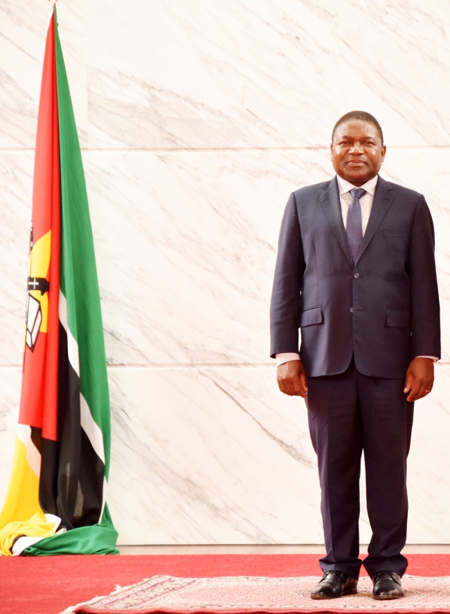 PR EXONERA E NOMEIA VICE-REITORES DA UEM E UNILÚRIO