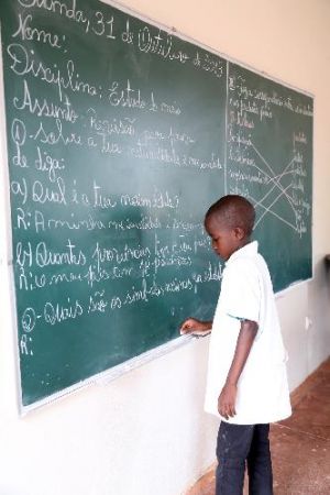 Atualizações salariais e progressão na carreira são algumas das reivindicações da paralisação anunciada para o ensino geral