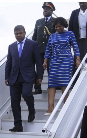 João Lourenço e esposa de férias no Lobito