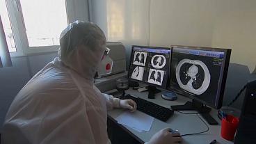 Europa aperta o cerco aos não-vacinados contra covid-19